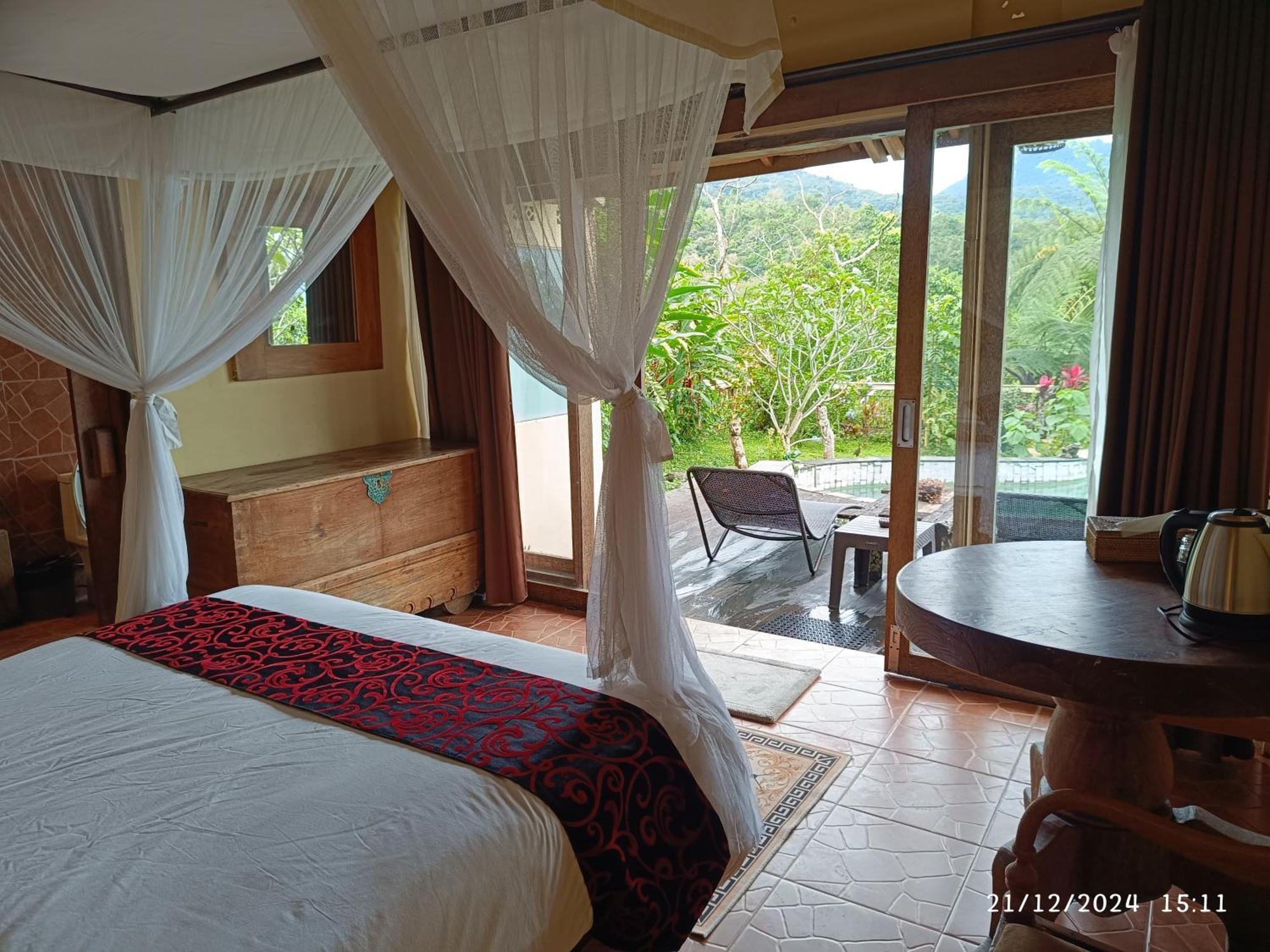 Dwan Tea Mountain Side Bed & Breakfast Jatiluwih Exterior photo